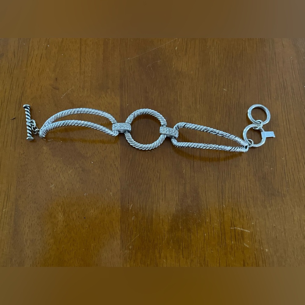 Beautiful Metal Bracelet - Picture 2 of 4